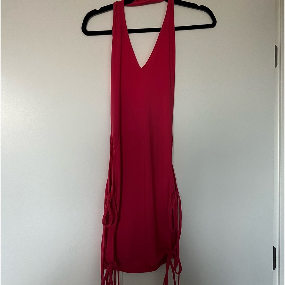 red dress tie on the sides